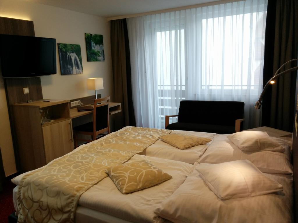Wellness Hotel Garni Krone Baiersbronn Exterior foto
